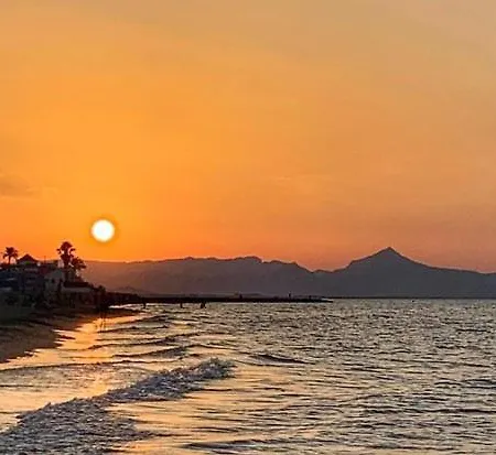 Bajo Con Patio Y Piscina En Denia